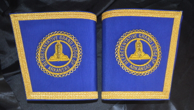 Craft Provincial / District Gauntlets with Badges [Pair] - Irish - Click Image to Close